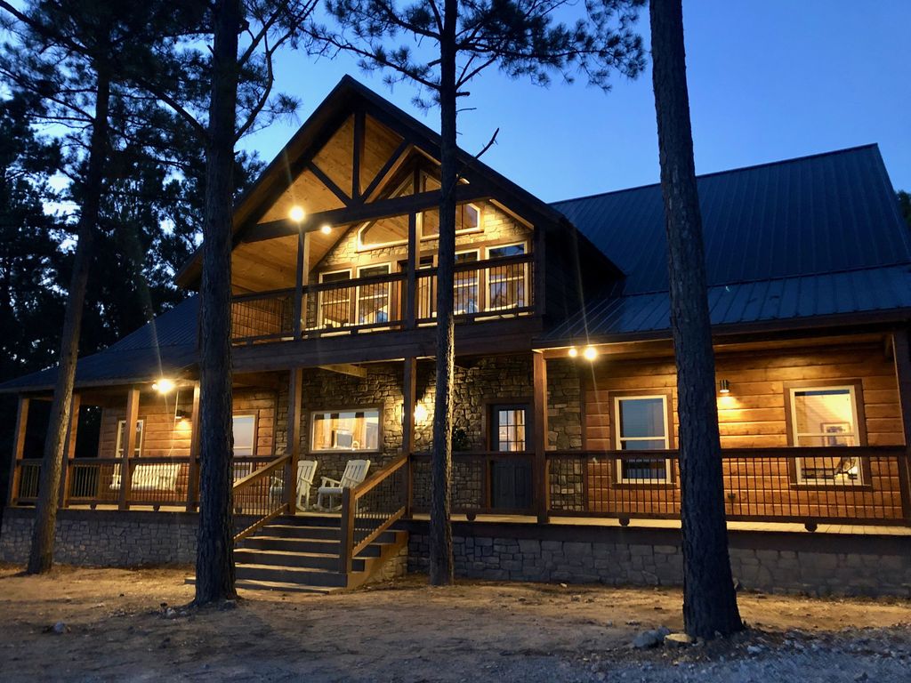 Trophy Buck Lodge | Beautiful 5-bedroom cabin with amazing ...